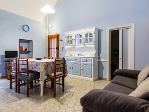 Private kitchen - Homely Apartment in Santo Stefano al Mare Near the Sea (Santo Stefano al Mare)