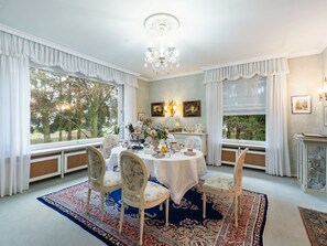 Dining - Exotic Holiday Home in Bad Soden-salmünster With Fireplace (Bad Soden-Salmuenster)