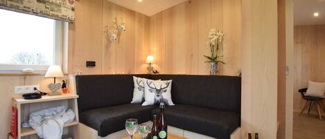 Cottage | Living area