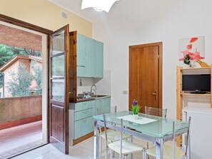 Dining - Charming Holiday Home in Guardistallo With Private Garden (Guardistallo)