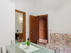House | Living room - Charming Holiday Home in Guardistallo With Private Garden (Guardistallo)