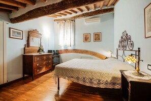 1 habitación y muebles diferentes 
