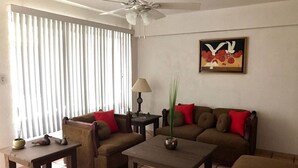 TV - Zona Av. Tecnologico, El Prado (Querétaro)