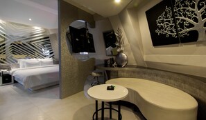 VIP Room | Bàn, truy cập Internet không dây miễn phí 