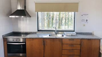 Frigorífic, microones, forn i placa de cuina