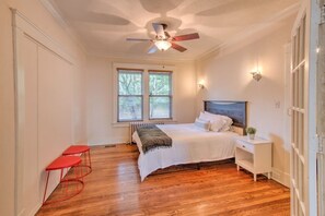 3 bedrooms, desk, iron/ironing board, free WiFi