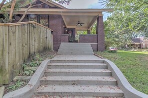 Property grounds - Stylish Bungalow | Near Cooper-Young, Eats & Beats (Memphis)