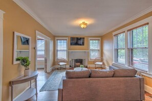 Smart TV, Netflix, streaming services