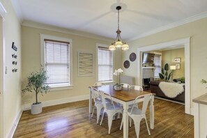 Dining - Stylish Bungalow | Near Cooper-Young, Eats & Beats (Memphis)