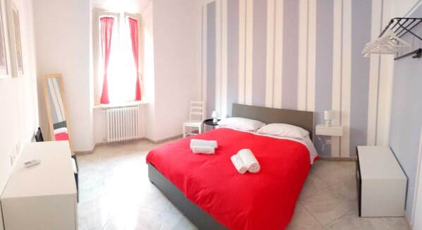 2 多间卧室、办公桌、熨斗/熨衣板、免费 WiFi