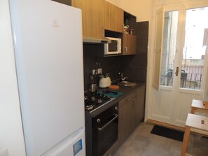 Fridge, microwave, oven, stovetop