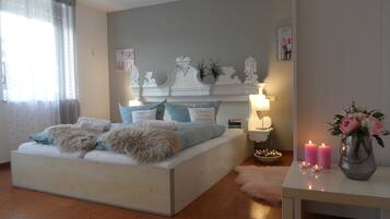 2 bedrooms, iron/ironing board, travel crib, free WiFi