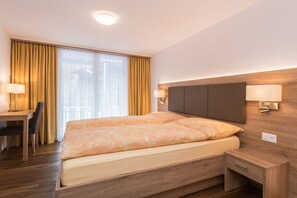 2 bedrooms, desk, travel cot, free WiFi - Modern Apartment in Zermatt for rent, ideal for families (Zermatt)