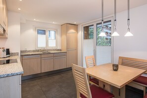 Dining - Modern Apartment in Zermatt for rent, ideal for families (Zermatt)