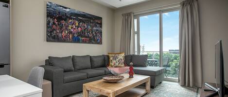 Grand Apartment | Living room