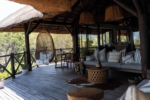 Breakfast, lunch, dinner served; international cuisine  - Laluka Safari Lodge (Vaalwater)
