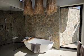Luxury Suite | Bathroom | Separate bathtub and shower, rainfall showerhead - Laluka Safari Lodge (Vaalwater)