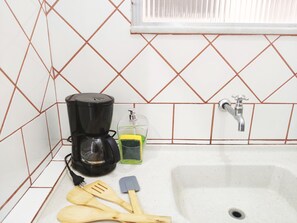 Apartamento panorâmico | Cozinha privada | Talheres/pratos/utensílios de cozinha