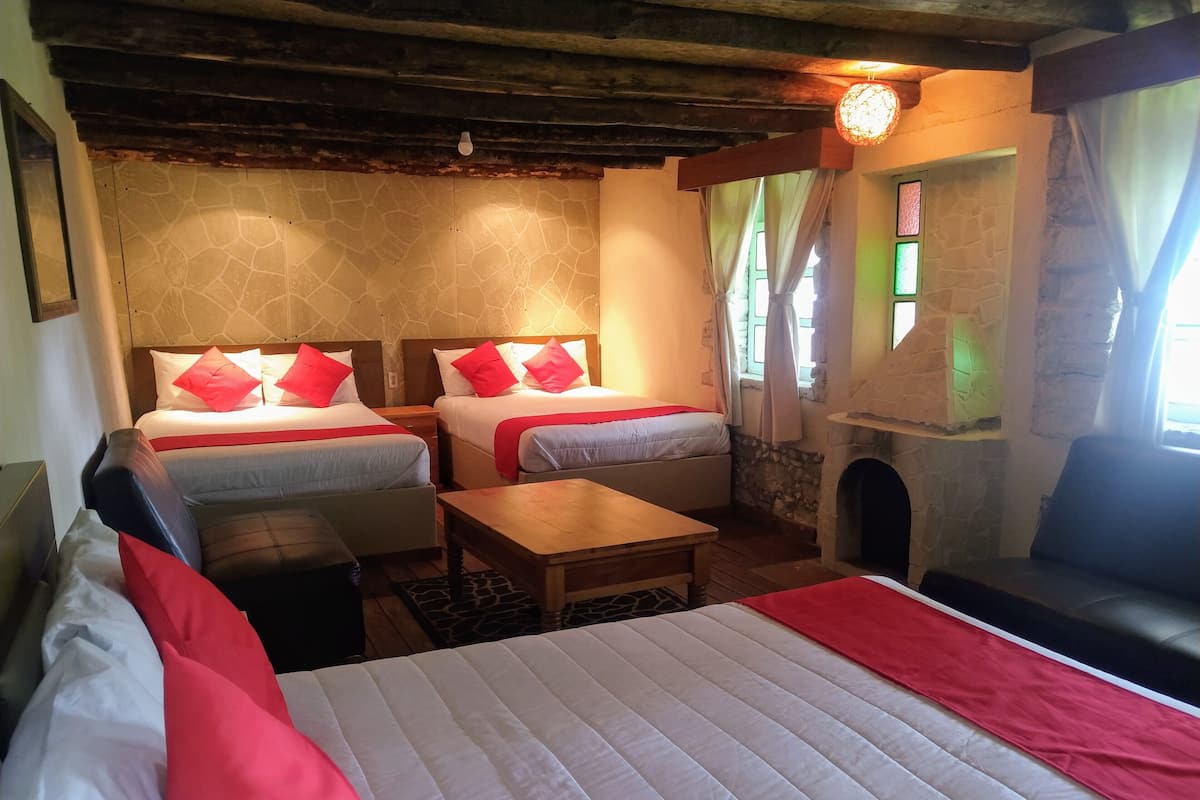 1 bedroom, bed sheets