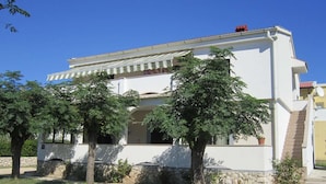 Unclassified image, 3 of 15, button - Comfortable Apartment With Roof Terrace and Sea View, Near the Beach (Pag)