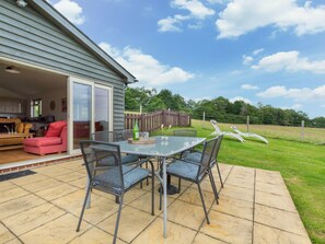 Balcony - A Stunning Converted Barn in a Peaceful Rural Setting (Heathfield)