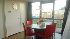 Unclassified image, 4 of 12, button - Detached Holiday Home With Sauna and Private Jetty in Lemmer (Lemmer)