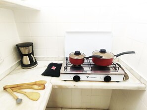 Apartment | Eigene Küche | Kochgeschirr/Geschirr/Besteck