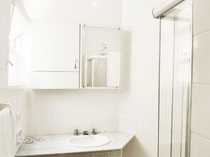 Bathroom - TC1207 Vista Mar 3 pessoas (Rio de Janeiro)