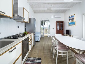 House | Private kitchen | High chair - Belvilla by OYO Villa Muriel - Morgana (Scicli)