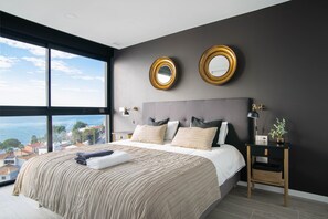 2 bedrooms, iron/ironing board, internet, bed sheets - Elegant sea front EAST WIND APARTMENT (Alicante)