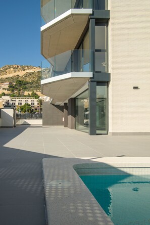 Pool - Elegant sea front EAST WIND APARTMENT (Alicante)