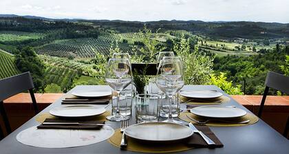 Historic mansion with suites, rooms and scenic garden