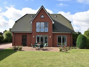 Exterior - Cozy Holiday Home in Rakow near Beach (Am Salzhaff)