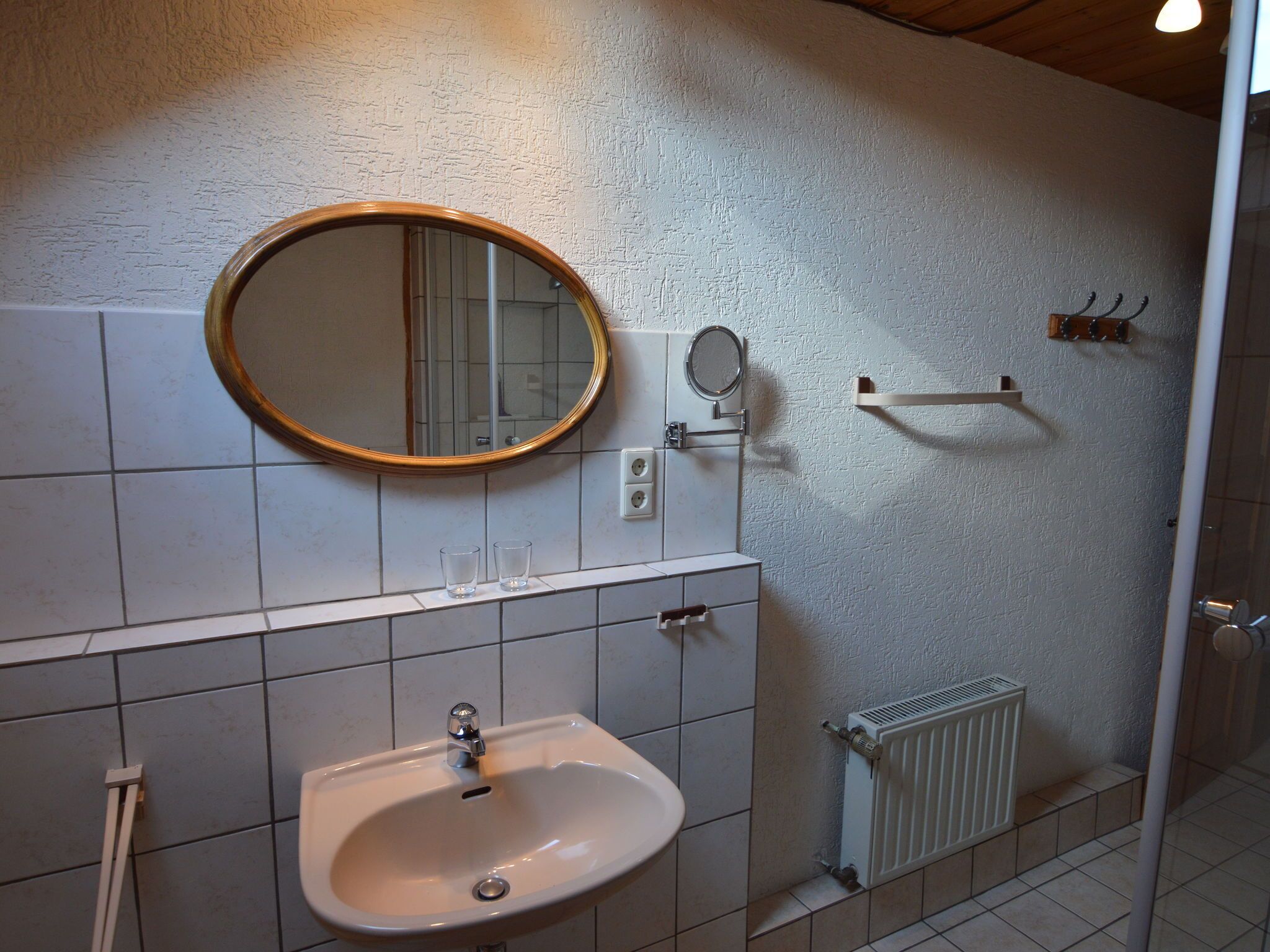 Apartment | Badezimmer | Dusche, Handtücher