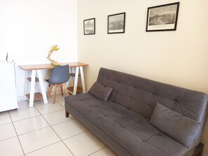 Grand Apartment | Living area | Flat-screen TV - TC601 Studio com Vista total da Praia (Rio de Janeiro)