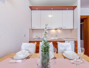 Apartment | Dining