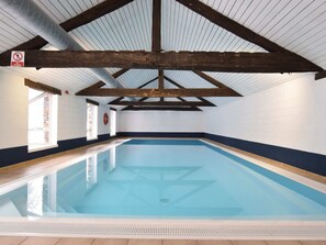 Casa | Piscina | Piscina interna, piscina externa