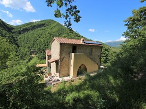 Exterior - Rustic Country House in the Hills and Forests With Swimming Pool (Cantiano)