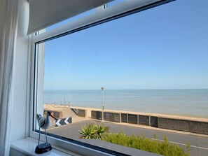 Balcony - Seaside Holiday Home in Deal near Hiking, Nightlife, & Squash Club (Deal)