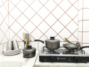 Design-Apartment | Eigene Küche | Mini-Kühlschrank, Mikrowelle, Kochgeschirr/Geschirr/Besteck