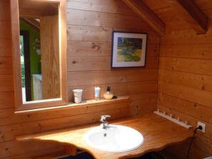Shower - Modern Holiday Home in Houyet With Forest Nearby (Houyet)
