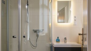 Unclassified image, 4 of 26, button - Striking Apartment near Lake in Wannsee (Berlin)