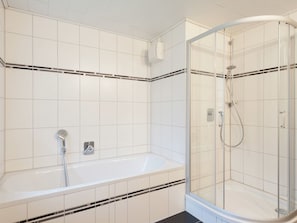 House | Bathroom | Bathtub - Countryside Holiday Home in Klingenthal Saxony With Terrace (Klingenthal)