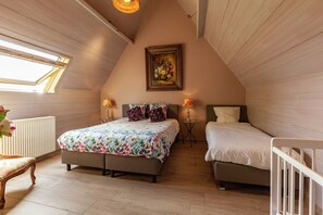 Nhà | 4 phòng ngủ, bộ trải giường 