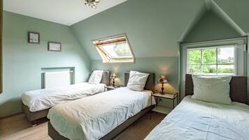 House | 4 bedrooms, bed sheets