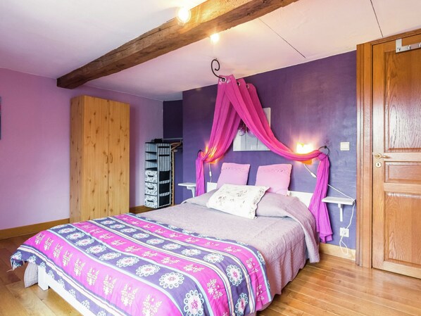 House | 5 bedrooms, individually furnished, bed sheets - Scenic Retreat in Gimnee (Doische)