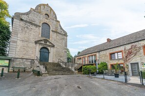 Exterior - Scenic Retreat in Gimnee (Doische)