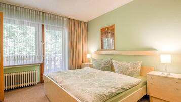 Apartment | 6 bedrooms, individually furnished, bed sheets