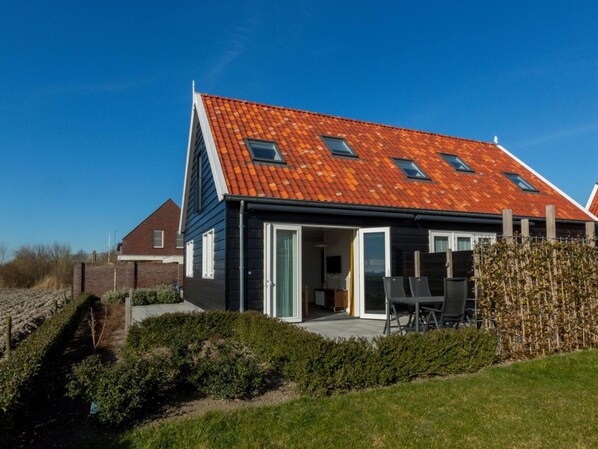 Exterior - Holiday Home in Oostkapelle Near Forest (Oostkapelle)