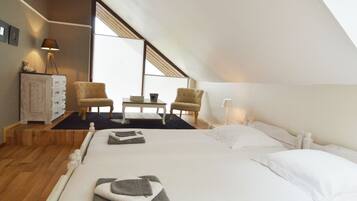 Chalet | 4 bedrooms, individually furnished, iron/ironing board, bed sheets